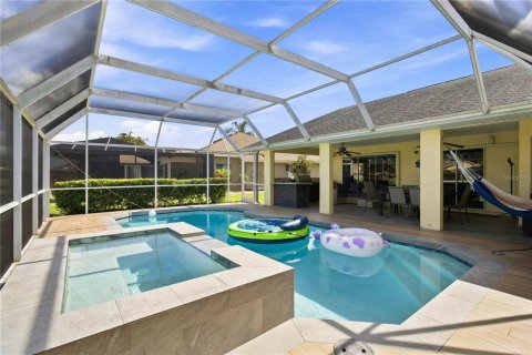 House in Sarasota, Florida 3 bedrooms, 183.67 sq.m. № 2299491 - photo 30