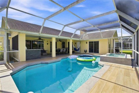 House in Sarasota, Florida 3 bedrooms, 183.67 sq.m. № 2299491 - photo 28
