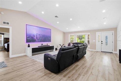 House in Sarasota, Florida 3 bedrooms, 183.67 sq.m. № 2299491 - photo 5