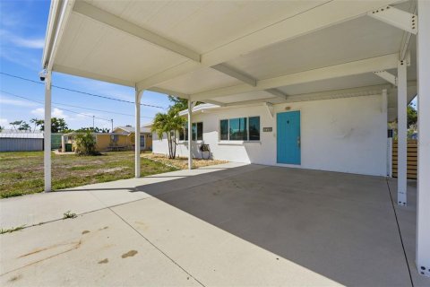 House in Englewood, Florida 2 bedrooms, 117.06 sq.m. № 2098704 - photo 4