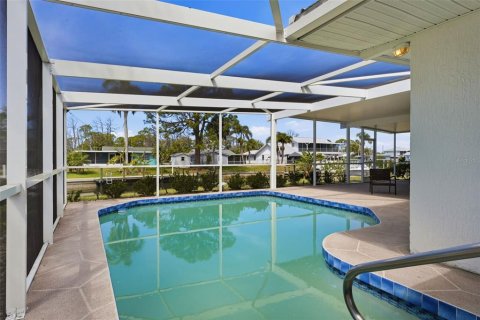 House in Englewood, Florida 2 bedrooms, 117.06 sq.m. № 2098704 - photo 28