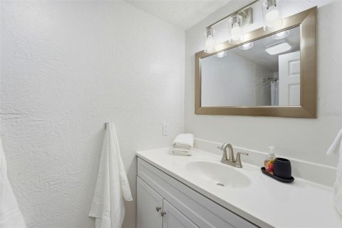 House in Englewood, Florida 2 bedrooms, 117.06 sq.m. № 2098704 - photo 24