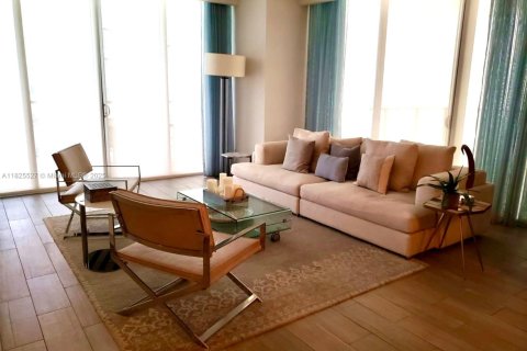 Condominio en alquiler en Bal Harbour, Florida, 2 dormitorios, 156.54 m2 № 1938170 - foto 3