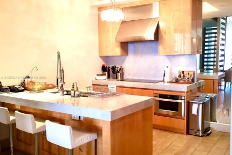 Condominio en alquiler en Bal Harbour, Florida, 2 dormitorios, 156.54 m2 № 1938170 - foto 14
