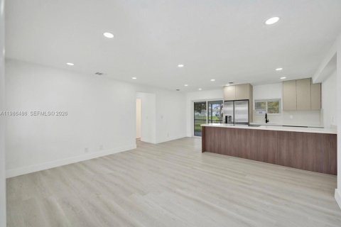 Villa ou maison à vendre à Cooper City, Floride: 2 chambres, 74.79 m2 № 2048242 - photo 3