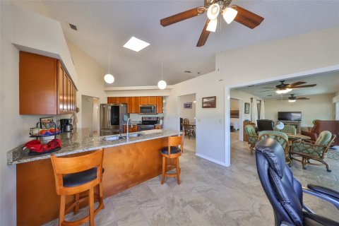 House in Sun City Center, Florida 2 bedrooms, 180.6 sq.m. № 1649230 - photo 13