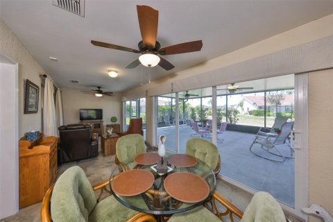 House in Sun City Center, Florida 2 bedrooms, 180.6 sq.m. № 1649230 - photo 5