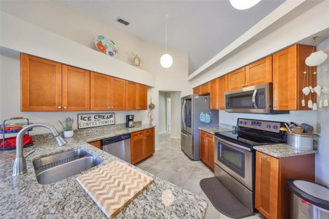 House in Sun City Center, Florida 2 bedrooms, 180.6 sq.m. № 1649230 - photo 2