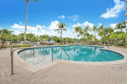Condo in Coral Gables, Florida, 1 bedroom  № 2010070 - photo 26