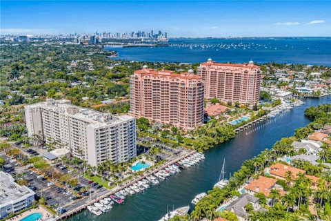 Condo in Coral Gables, Florida, 1 bedroom  № 2010070 - photo 5