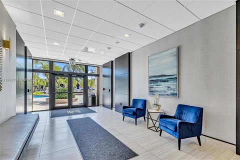 Condo in Coral Gables, Florida, 1 bedroom  № 2010070 - photo 9