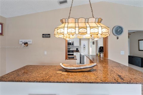 House in Palm Bay, Florida 2 bedrooms № 1731952 - photo 9