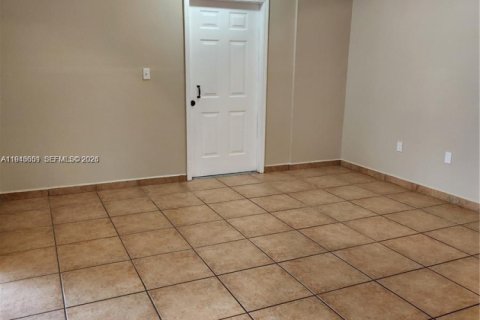 Villa ou maison à louer à Miami, Floride: 3 chambres, 120.77 m2 № 2000795 - photo 15