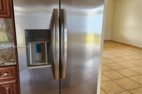 Villa ou maison à louer à Miami, Floride: 3 chambres, 120.77 m2 № 2000795 - photo 8