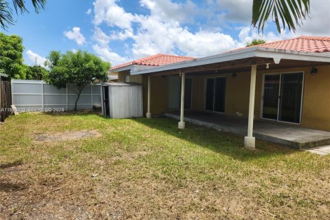 Villa ou maison à louer à Miami, Floride: 3 chambres, 120.77 m2 № 2000795 - photo 19