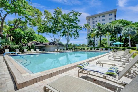 Снять в аренду кондоминиум в Помпано-Бич, Флорида 2 спальни, 102.19м2, № 2006011 - фото 15