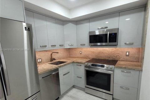 Снять в аренду кондоминиум в Помпано-Бич, Флорида 2 спальни, 102.19м2, № 2006011 - фото 3