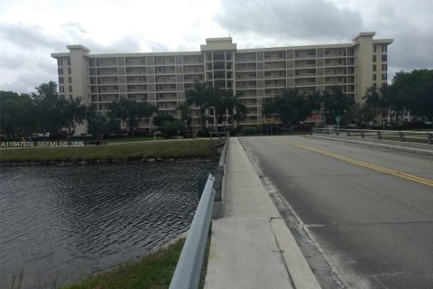 Снять в аренду кондоминиум в Помпано-Бич, Флорида 2 спальни, 102.19м2, № 2006011 - фото 18