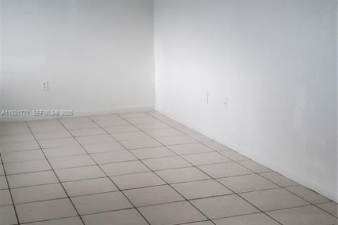Appartement à louer à Hialeah, Floride: 2 chambres, 64.66 m2 № 1976670 - photo 10