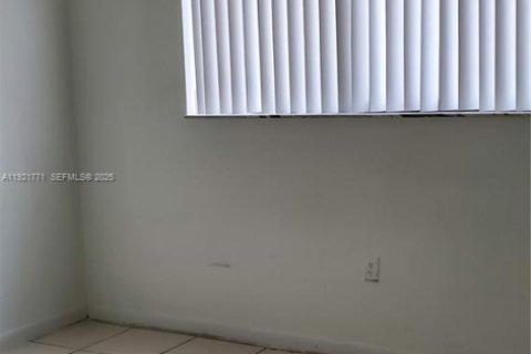 Appartement à louer à Hialeah, Floride: 2 chambres, 64.66 m2 № 1976670 - photo 9