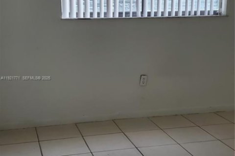 Appartement à louer à Hialeah, Floride: 2 chambres, 64.66 m2 № 1976670 - photo 6