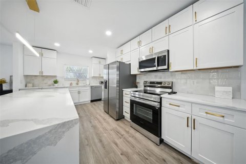 Casa en alquiler en Saint Pete Beach, Florida, 3 dormitorios, 162.21 m2 № 1916471 - foto 20