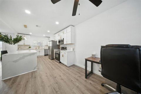 Casa en alquiler en Saint Pete Beach, Florida, 3 dormitorios, 162.21 m2 № 1916471 - foto 22