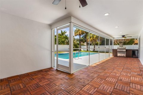 Casa en alquiler en Saint Pete Beach, Florida, 3 dormitorios, 162.21 m2 № 1916471 - foto 2