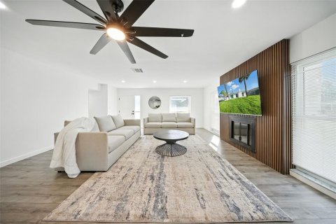 Casa en alquiler en Saint Pete Beach, Florida, 3 dormitorios, 162.21 m2 № 1916471 - foto 10