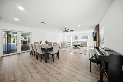 Casa en alquiler en Saint Pete Beach, Florida, 3 dormitorios, 162.21 m2 № 1916471 - foto 6
