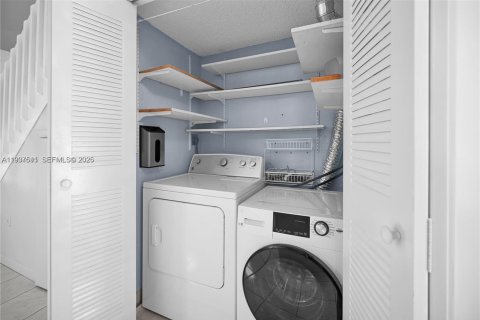 Купить таунхаус в Плантация, Флорида 2 спальни, 113.71м2, № 1995398 - фото 11