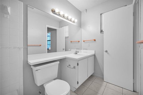 Купить таунхаус в Плантация, Флорида 2 спальни, 113.71м2, № 1995398 - фото 24