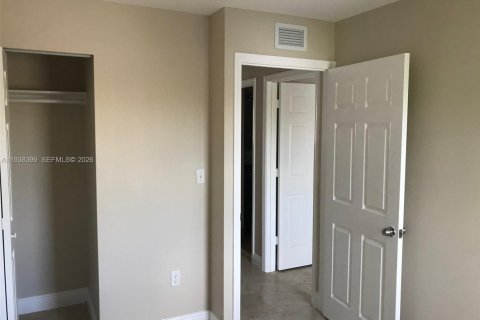 Copropriété à louer à Miami, Floride: 3 chambres, 95.32 m2 № 1996408 - photo 9