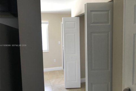 Copropriété à louer à Miami, Floride: 3 chambres, 95.32 m2 № 1996408 - photo 5