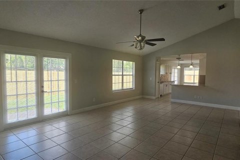 Casa en alquiler en DeLand, Florida, 3 dormitorios, 150.59 m2 № 2099853 - foto 3
