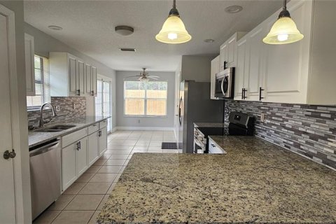 Casa en alquiler en DeLand, Florida, 3 dormitorios, 150.59 m2 № 2099853 - foto 6