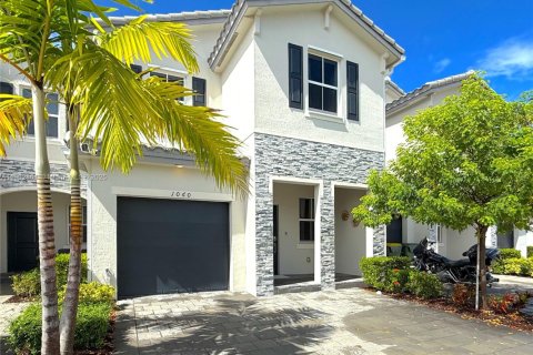 Adosado en alquiler en Homestead, Florida, 4 dormitorios, 169.08 m2 № 1954139 - foto 2