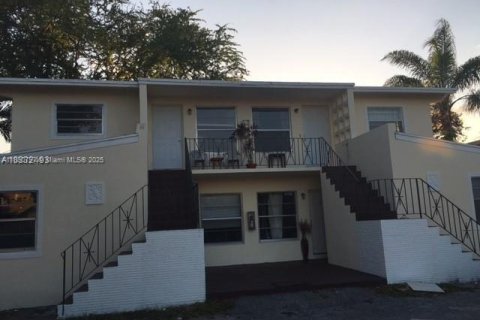 Apartment in Miami, Florida 1 bedroom, 289.48 sq.m. № 1932139 - photo 3