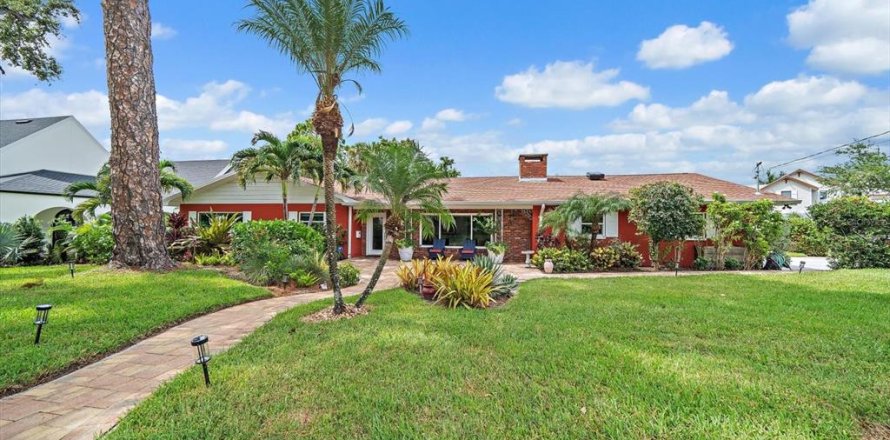 Villa ou maison à Belleair, Floride 4 chambres, 269.42 m2 № 1843041
