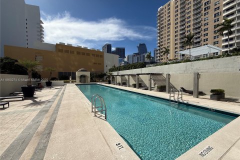 Снять в аренду кондоминиум в Майами, Флорида 2 спальни, 89.19м2, № 1961142 - фото 22