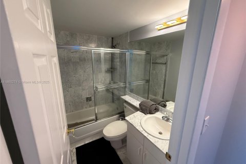 Снять в аренду кондоминиум в Майами, Флорида 2 спальни, 89.19м2, № 1961142 - фото 15