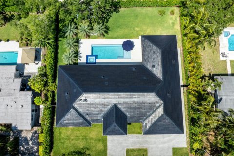 House in Miami, Florida 4 bedrooms, 408.86 sq.m. № 1865318 - photo 3
