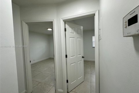 Appartement à louer à Wilton Manors, Floride: 2 chambres № 2024832 - photo 11