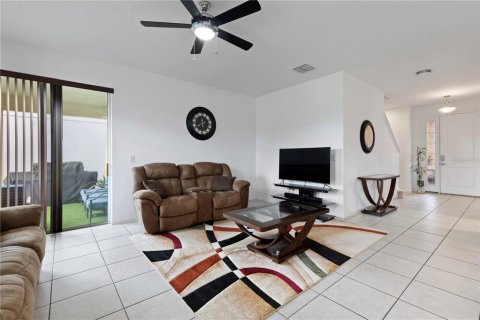 Casa en venta en Davenport, Florida, 4 dormitorios, 225.66 m2 № 1910605 - foto 8