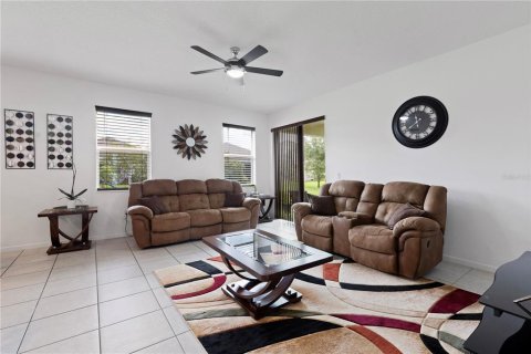 Casa en venta en Davenport, Florida, 4 dormitorios, 225.66 m2 № 1910605 - foto 13
