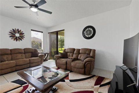 Casa en venta en Davenport, Florida, 4 dormitorios, 225.66 m2 № 1910605 - foto 9