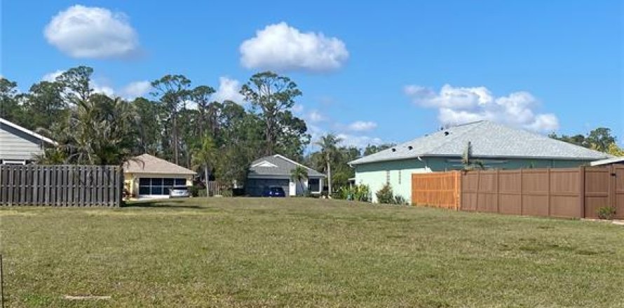 Land in Port Charlotte, Florida № 2234992