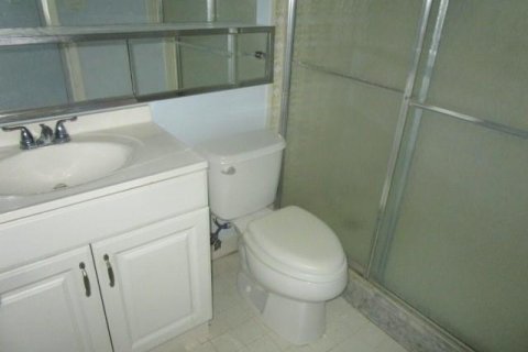 Condo in Miami, Florida, 2 bedrooms  № 1079508 - photo 1