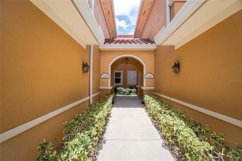 Copropriété à vendre à Cape Coral, Floride: 3 chambres, 220.55 m2 № 1852586 - photo 2