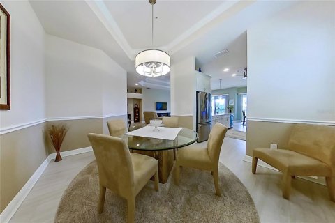 Copropriété à vendre à Cape Coral, Floride: 3 chambres, 220.55 m2 № 1852586 - photo 16